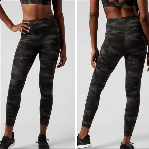 Athleta Black Camo High Rise Ultimate Stash Pocket 7/8 Tight Legging Size XS - Picture 12 of 12